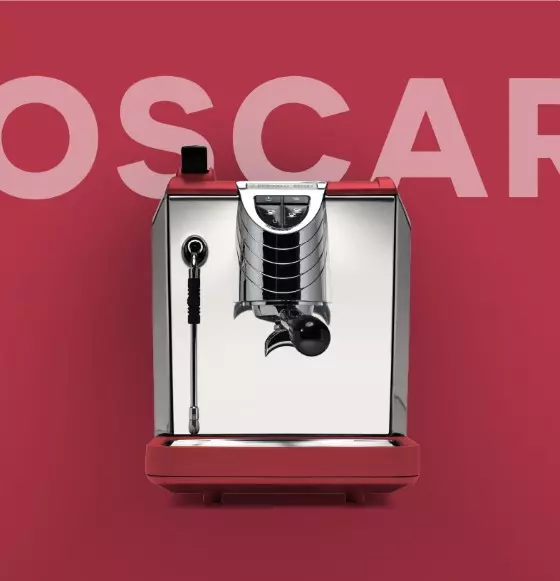 Červený kávovar Oscar II.